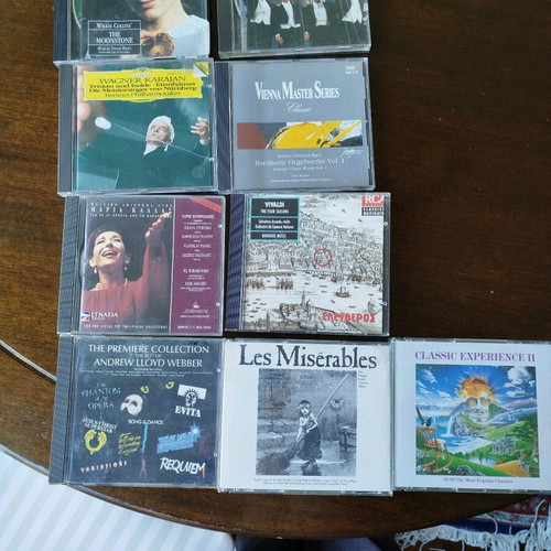 9 classical repertoire CDs like new, 2 are double