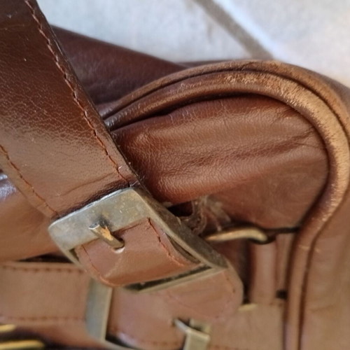 Leather shoulder bag used, large brown and spacious