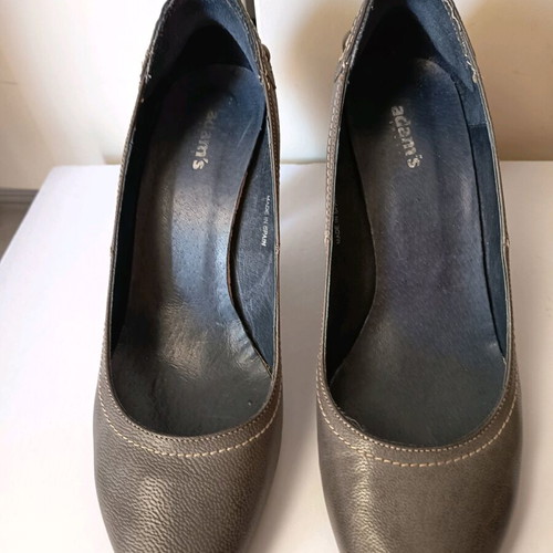 Adam's leather pumps size 38 used