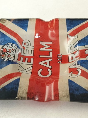 Γυάλινο τασάκι σημαία Αγγλίας Keep Calm and Carry On σαν καινούργιο