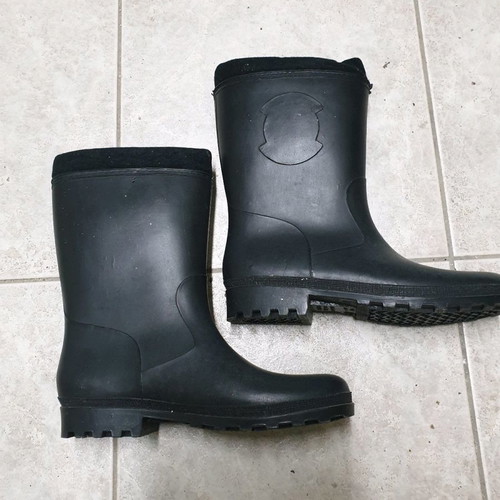 Galotses OLYMPOS size 39 new, black with fur lining