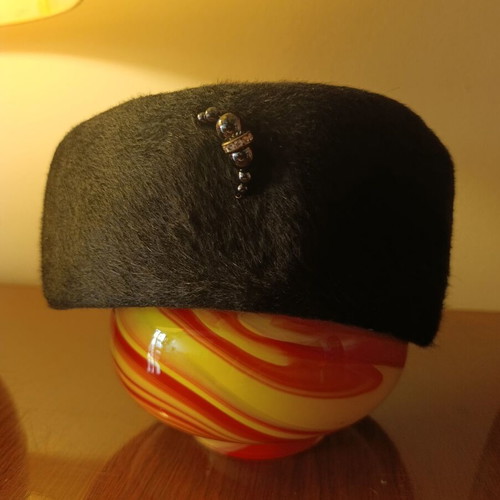 Vintage 40s hat with jewel used, black, size M