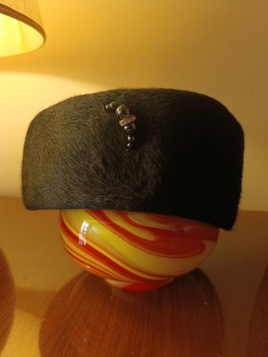 Vintage 40s hat with jewel used, black, size M