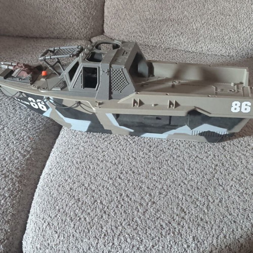 Warship toy for endless sea play