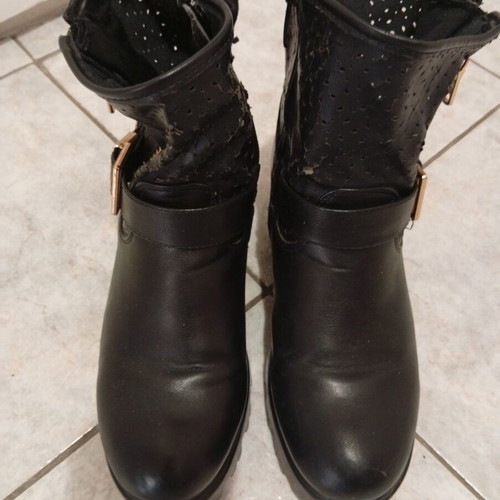 Ankle boots size 40 black used with minor peeling