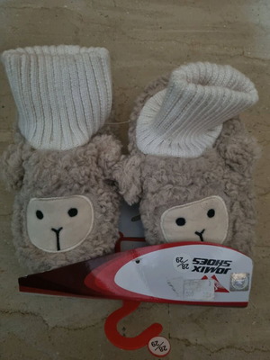 Children's slippers new for boys and girls