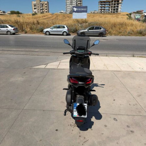 Piaggio Beverly 300 HPE scooter like new, 2024, 3,500 km