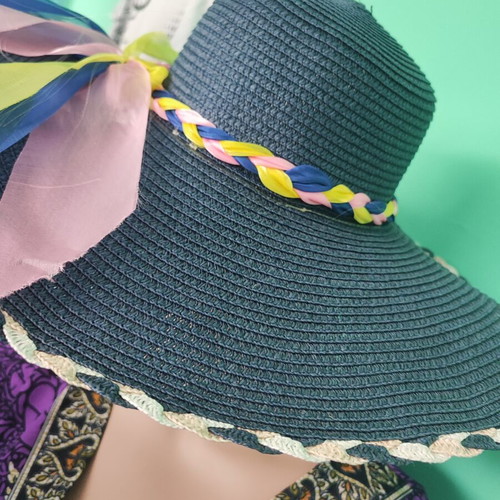 Beach hat blue with ribbon like new