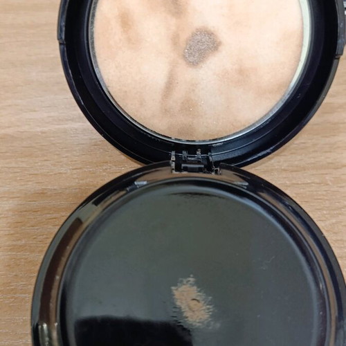 Estee Lauder liquid foundation used