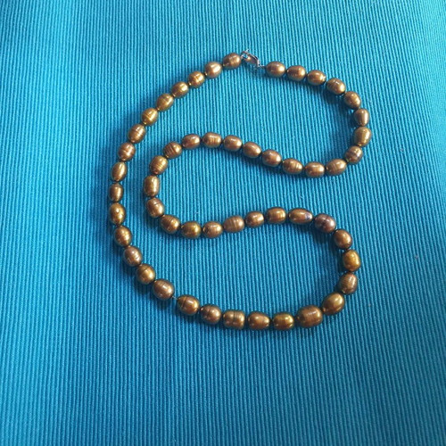 Necklace with natural pearls like new, khaki color, silver clasp