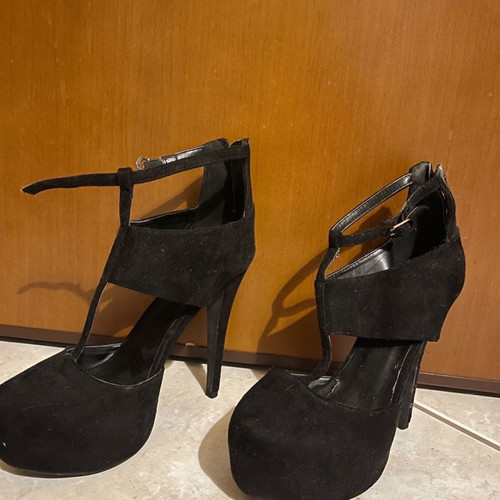 Migato velvet sandal size 39 new with high platform