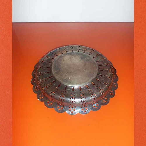 Metal Tray used, 24.5 cm diameter, table accessory