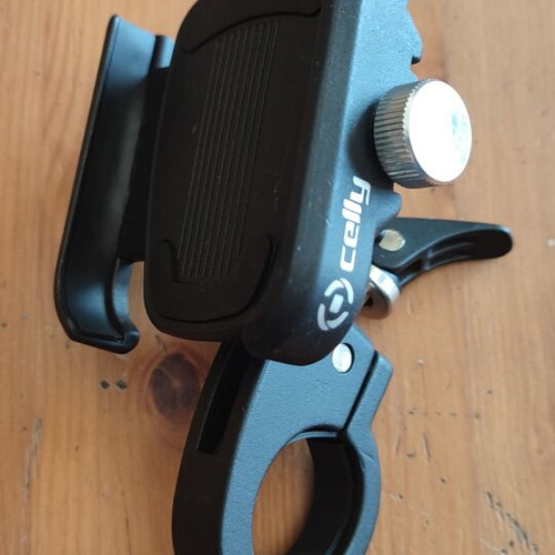 Celly ArmorBike smartphone holder like new for bike, scooter, motorcycle
