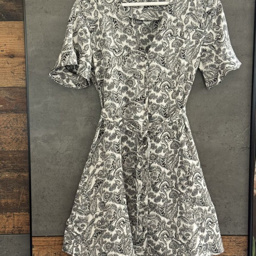 Doca women's mini shirt dress like new, white and gray