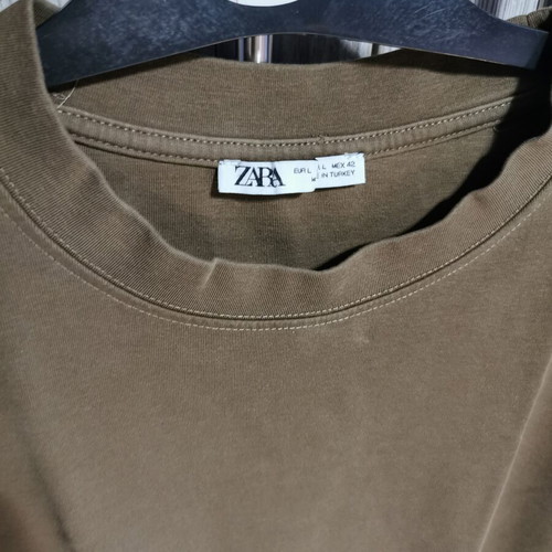 Zara T-shirt size L khaki like new