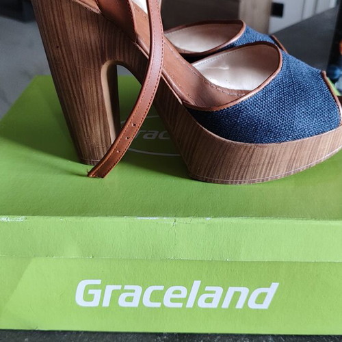 Graceland high-heeled platform sandals, blue and brown