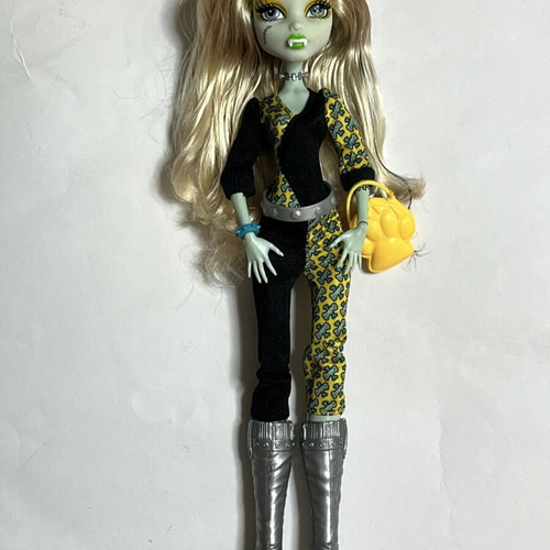 Monster High Frankie Stein Freaky Fusion doll used