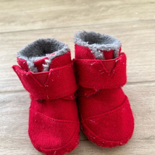TOMS soft sole baby shoes used, size 19.5