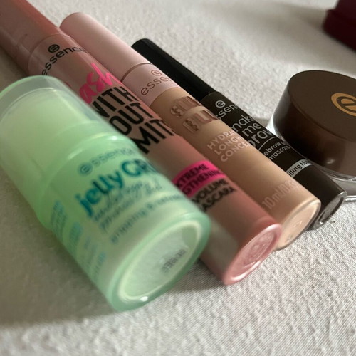 Essence make up set new with Jelly Grip mascara and cream eyeshadow