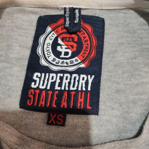 Superdry women's T-shirt gray with print and rhinestones XS like new