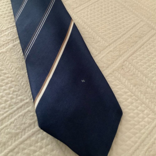 Nina Ricci tie 100% silk new in excellent condition