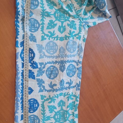 Amelia pants size M like new, white and blue