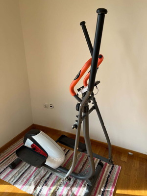 Body Sculpture E-Strider BE1720D elliptical trainer