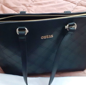 Κλασσικη αξια! Τσάντα ώμου guess μαύρη εξαιρετική