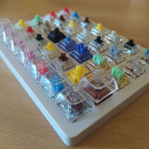 Gateron and Kailh Switch Testers with transparent Keycaps, 70 pieces, new