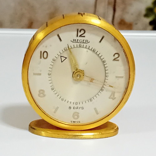 Mechanical collectible table clock