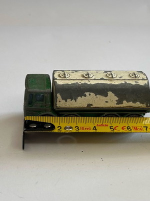 Matchbox Series Lesney No 32 Leyland Petrol Tanker μεταχειρισμένο