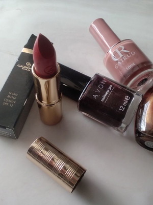 Κραγιόν Giordani Gold κόκκινο ολοκαίνουργιο με 3 οζες Avon