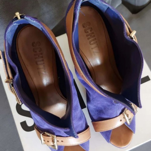 Schutz suede sandals size 39 like new, blue and purple