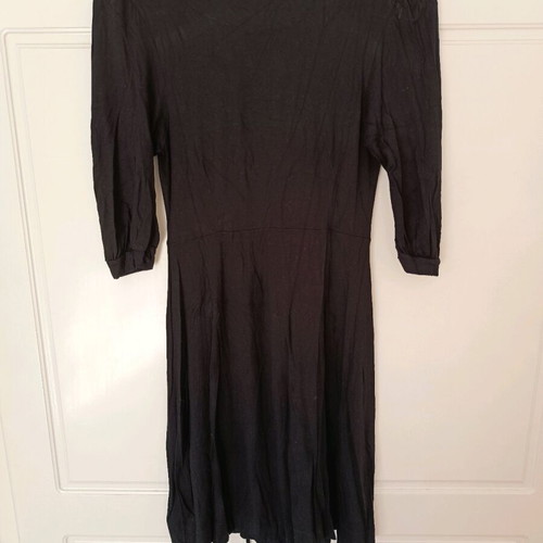Black pleated dress Zara with V and 3/4 sleeves used