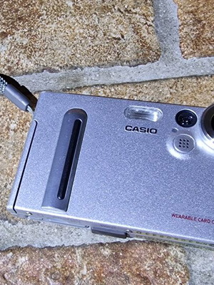 Casio Digital Camera Exilim EX-M2 2.0MP Silver like new, no charger, no SD card