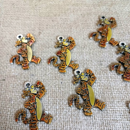 Baptism favors new, pack of 164 metal tiger charms 6 cm