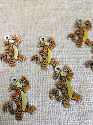 Baptism favors new, pack of 164 metal tiger charms 6 cm