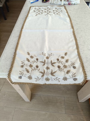 Vintage decorative table runner 100×45 cm used with elegant floral embroidery