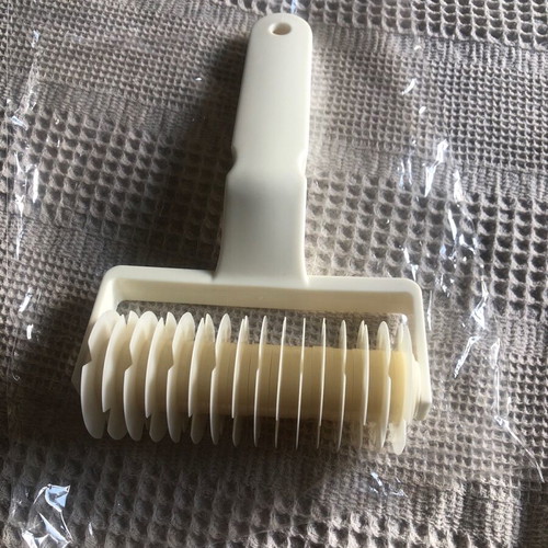 Dough cutting machine new for braided strips for pies