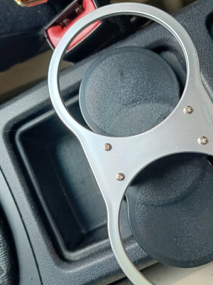 Διπλή ποτηροθήκη για αυτοκίνητο σαν καινούργιο