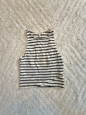 Crop top ριγέ Stradivarius μεταχειρισμένο, μέγεθος XS, μαύρο και άσπρο