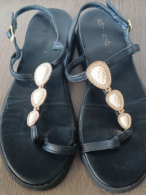 Xaris Kazakos leather women's sandals like new, size 39, black