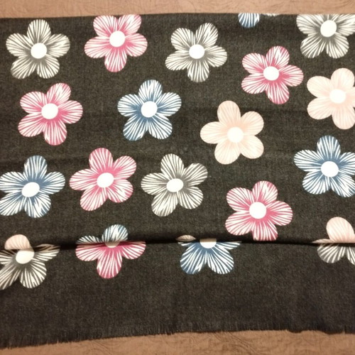 Pashmina like new with multicolored flowers