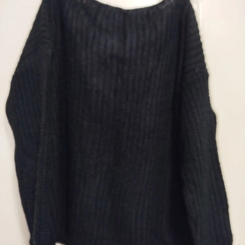 Sweater with open back like new, black, one size