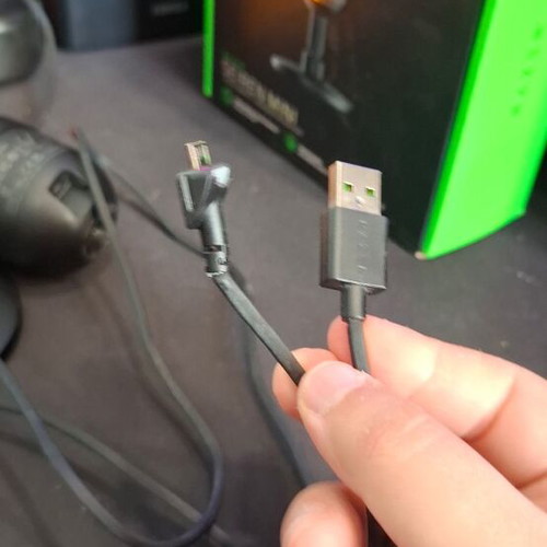 Razer Seiren Mini microphone like new