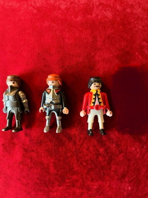 Playmobil 3 figures used, pack