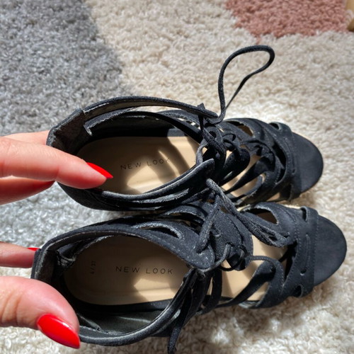Platform shoes size 37 like new, black with laces