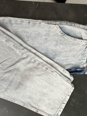 Bershka balloon jeans like new, size 32