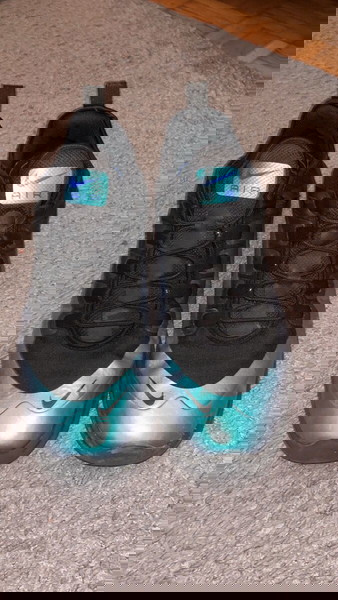 Nike air max axis throwback future