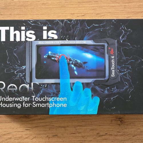 Underwater photo case for iPhone